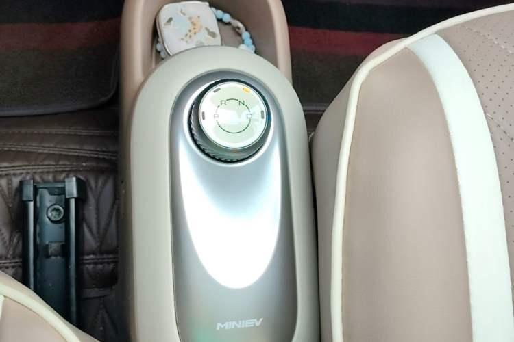 Used Wuling Hongguang MINIEV 2025 Four-Door Version Zhenxiang+ Edition Gear Lever