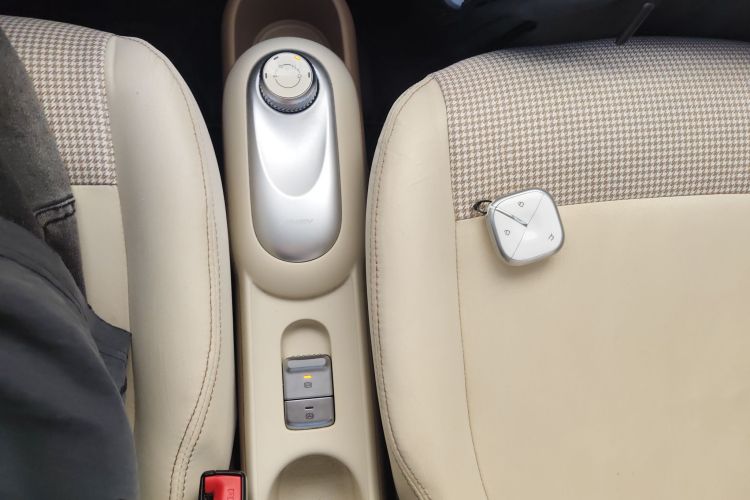 Used Wuling Hongguang MINIEV 2025 Four-Door Version Zhenxiang+ Edition Gear Lever