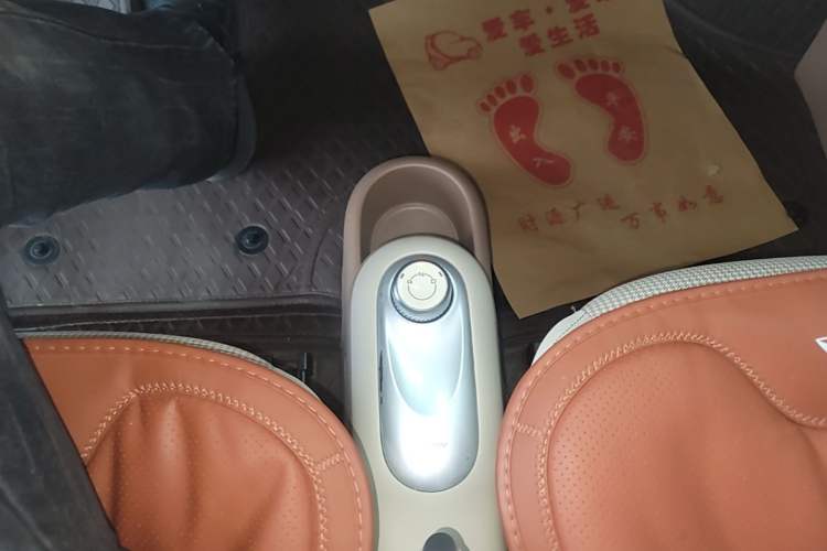 Used Wuling Hongguang MINIEV 2025 Four-Door Version Advanced Edition Gear Lever
