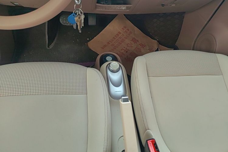 Used Wuling Hongguang MINIEV 2025 Four-Door Version Advanced Edition Gear Lever