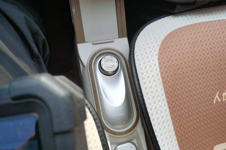 Used Wuling Hongguang MINIEV 2025 Four-Door Version Zhenxiang+ Edition Gear Lever