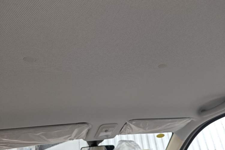 Used Wuling Hongguang MINIEV 2025 Four-Door Version Advanced Edition Headliner