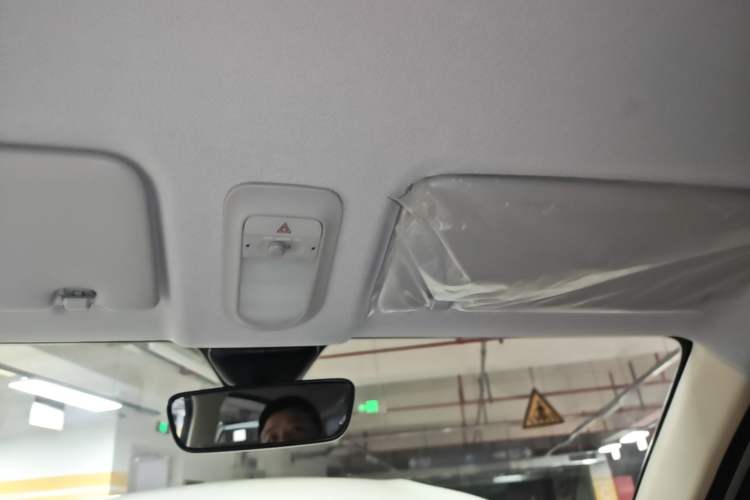 Used Wuling Hongguang MINIEV 2025 Four-Door Version Advanced Edition Headliner