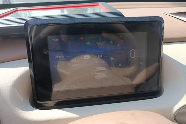 Used Wuling Hongguang MINIEV 2025 Four-Door Version Advanced Edition Instrument Cluster
