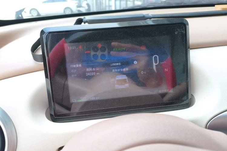 Used Wuling Hongguang MINIEV 2025 Four-Door Version Advanced Edition Instrument Cluster