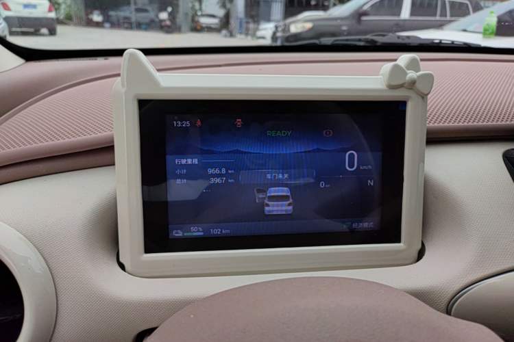 Used Wuling Hongguang MINIEV 2025 Four-Door Version Advanced Edition Instrument Cluster