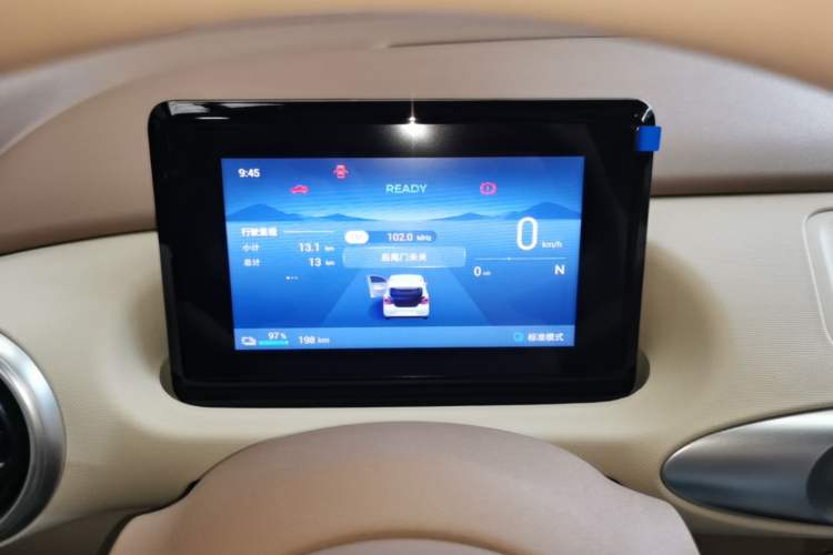 Used Wuling Hongguang MINIEV 2025 Four-Door Version Advanced Edition Instrument Cluster
