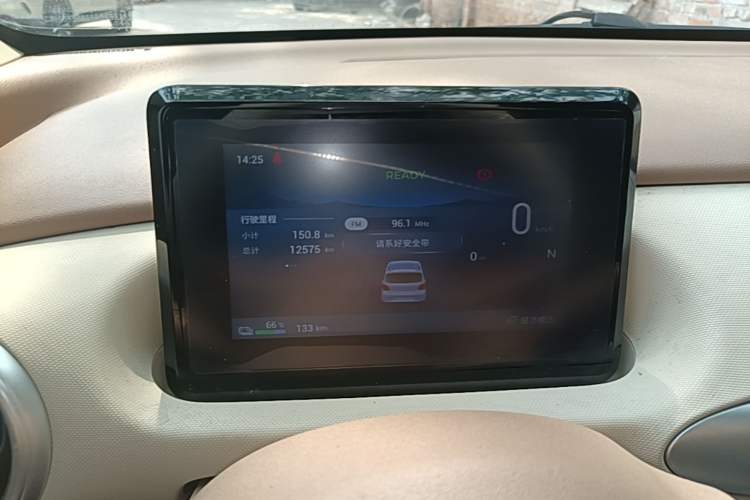 Used Wuling Hongguang MINIEV 2025 Four-Door Version Advanced Edition Instrument Cluster