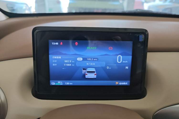 Used Wuling Hongguang MINIEV 2025 Four-Door Version Advanced Edition Instrument Cluster