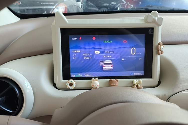 Used Wuling Hongguang MINIEV 2025 Four-Door Version Advanced Edition Instrument Cluster