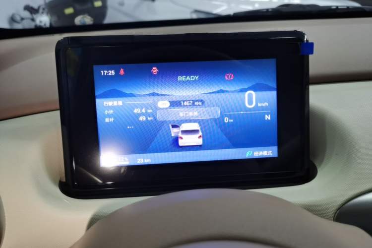 Used Wuling Hongguang MINIEV 2025 Four-Door Version Advanced Edition Instrument Cluster