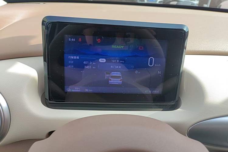 Used Wuling Hongguang MINIEV 2025 Four-Door Version Advanced Edition Instrument Cluster