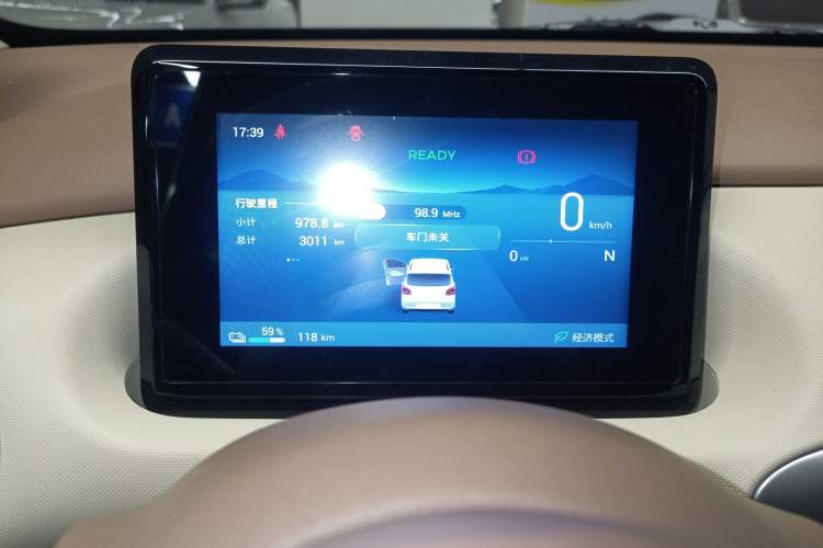 Used Wuling Hongguang MINIEV 2025 Four-Door Version Advanced Edition Instrument Cluster