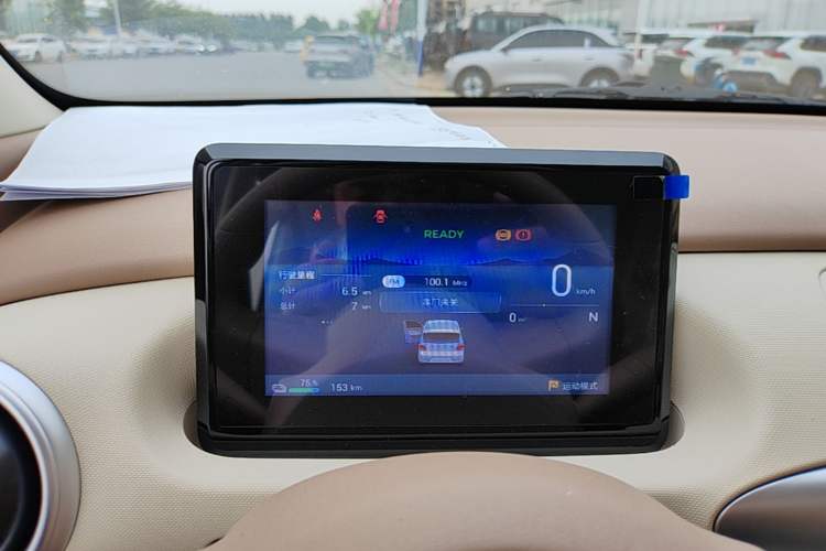 Used Wuling Hongguang MINIEV 2025 Four-Door Version Advanced Edition Instrument Cluster