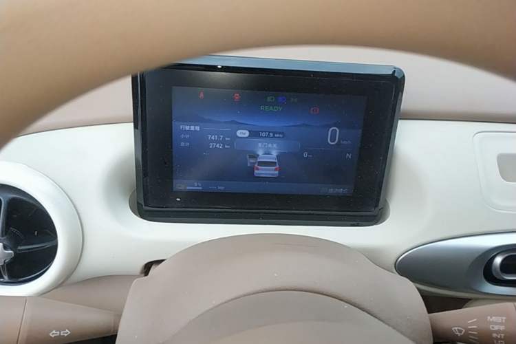 Used Wuling Hongguang MINIEV 2025 Four-Door Version Advanced Edition Instrument Cluster