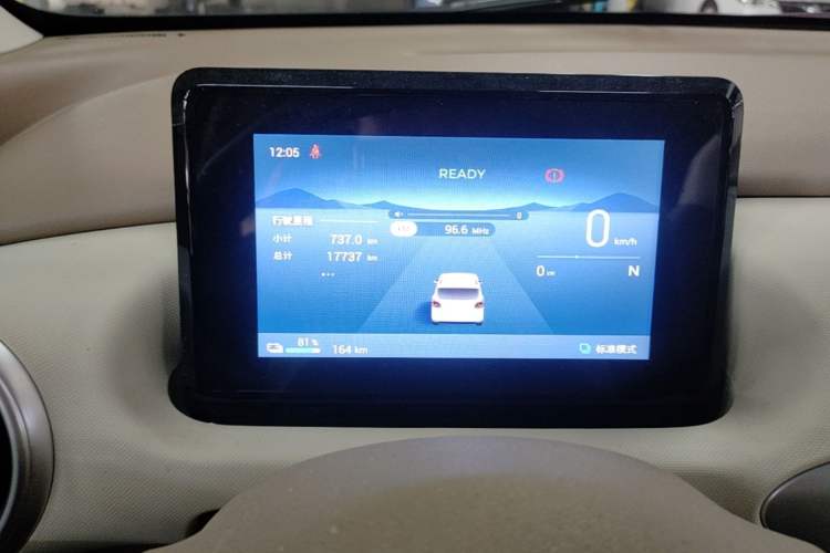 Used Wuling Hongguang MINIEV 2025 Four-Door Version Advanced Edition Instrument Cluster