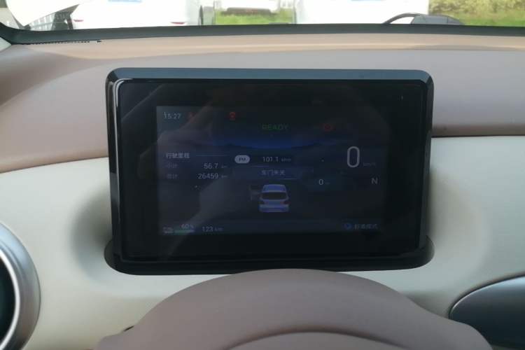 Used Wuling Hongguang MINIEV 2025 Four-Door Version Advanced Edition Instrument Cluster