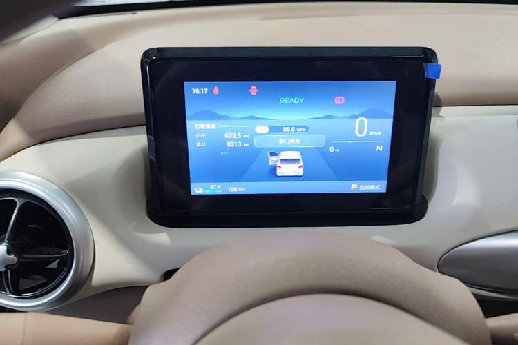 Used Wuling Hongguang MINIEV 2025 Four-Door Version Advanced Edition Instrument Cluster