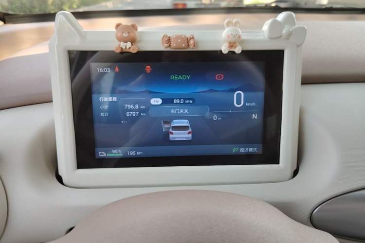 Used Wuling Hongguang MINIEV 2025 Four-Door Version Advanced Edition Instrument Cluster