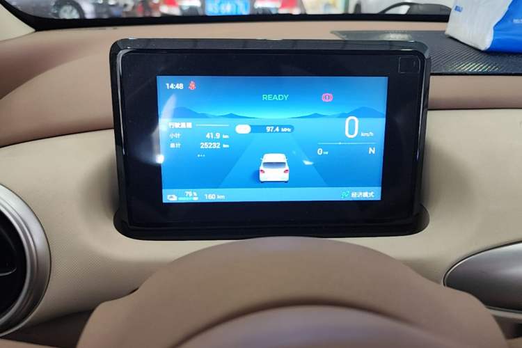 Used Wuling Hongguang MINIEV 2025 Four-Door Version Advanced Edition Instrument Cluster