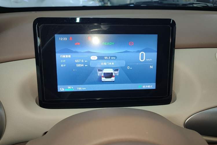 Used Wuling Hongguang MINIEV 2025 Four-Door Version Advanced Edition Instrument Cluster