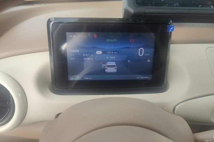 Used Wuling Hongguang MINIEV 2025 Four-Door Version Advanced Edition Instrument Cluster