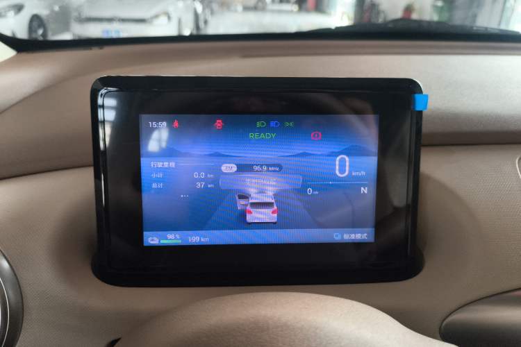 Used Wuling Hongguang MINIEV 2025 Four-Door Version Advanced Edition Instrument Cluster