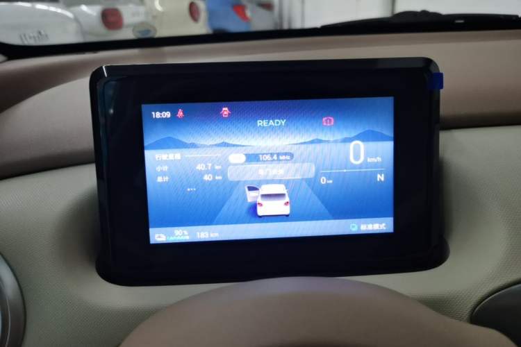 Used Wuling Hongguang MINIEV 2025 Four-Door Version Advanced Edition Instrument Cluster