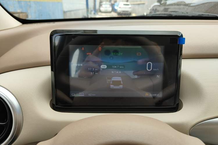 Used Wuling Hongguang MINIEV 2025 Four-Door Version Advanced Edition Instrument Cluster