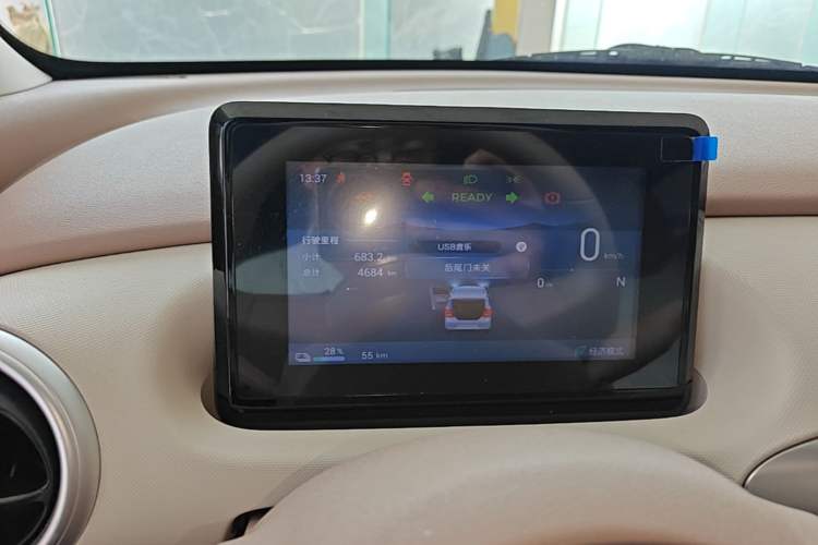 Used Wuling Hongguang MINIEV 2025 Four-Door Version Advanced Edition Instrument Cluster