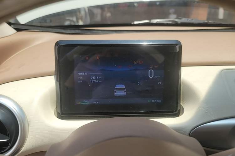 Used Wuling Hongguang MINIEV 2025 Four-Door Version Advanced Edition Instrument Cluster
