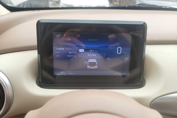 Used Wuling Hongguang MINIEV 2025 Four-Door Version Advanced Edition Instrument Cluster