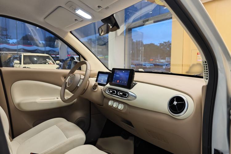 Used Wuling Hongguang MINIEV 2025 Four-Door Version Premium Edition Interior 1