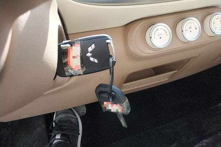 Used Wuling Hongguang MINIEV 2025 Four-Door Version Advanced Edition Interior 1