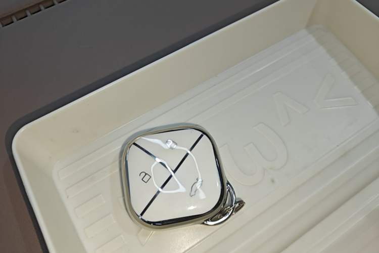 Used Wuling Hongguang MINIEV 2025 Four-Door Version Zhenxiang+ Edition Interior 1