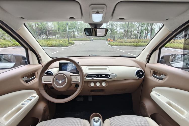 Used Wuling Hongguang MINIEV 2025 Four-Door Version Advanced Edition Interior 1