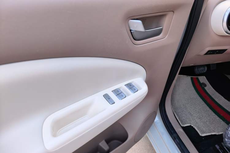 Used Wuling Hongguang MINIEV 2025 Four-Door Version Premium Edition Interior 1