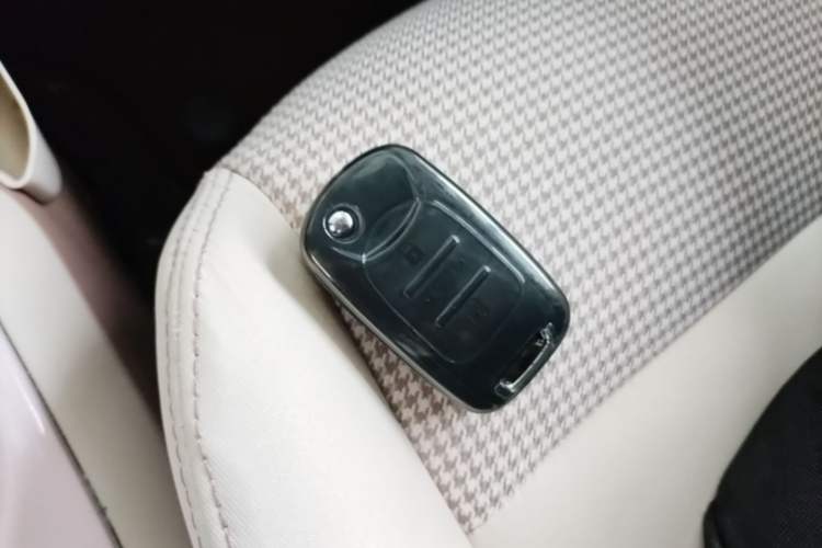 Used Wuling Hongguang MINIEV 2025 Four-Door Version Advanced Edition Interior 1