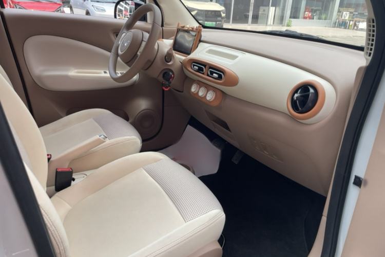 Used Wuling Hongguang MINIEV 2025 Four-Door Version Advanced Edition Interior 1