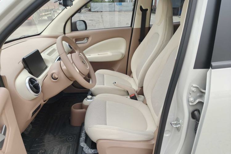 Used Wuling Hongguang MINIEV 2025 Four-Door Version Advanced Edition Interior 1