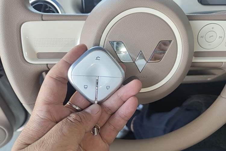 Used Wuling Hongguang MINIEV 2025 Four-Door Version Premium Edition Interior 1