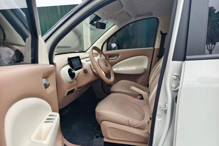 Used Wuling Hongguang MINIEV 2025 Four-Door Version Advanced Edition Interior 1