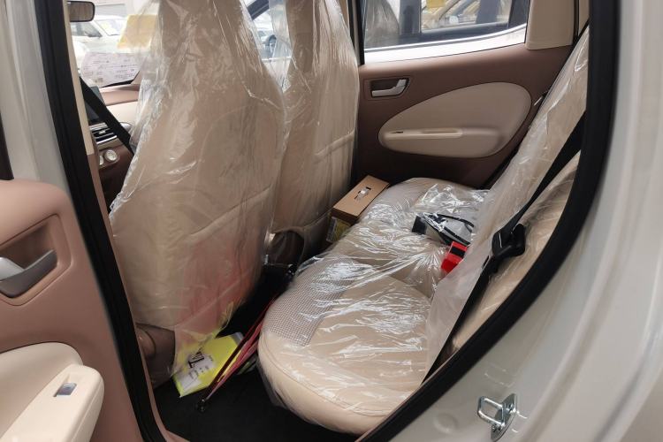 Used Wuling Hongguang MINIEV 2025 Four-Door Version Zhenxiang+ Edition Interior 1