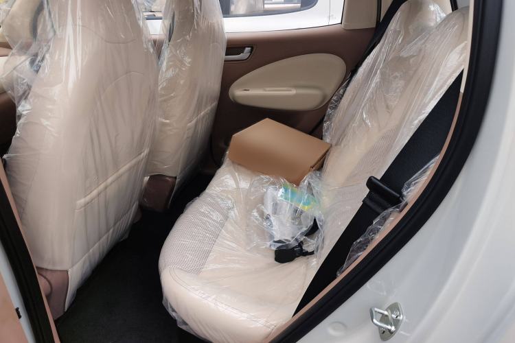 Used Wuling Hongguang MINIEV 2025 Four-Door Version Advanced Edition Interior 1