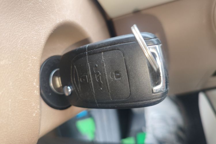 Used Wuling Hongguang MINIEV 2025 Four-Door Version Advanced Edition Interior 1