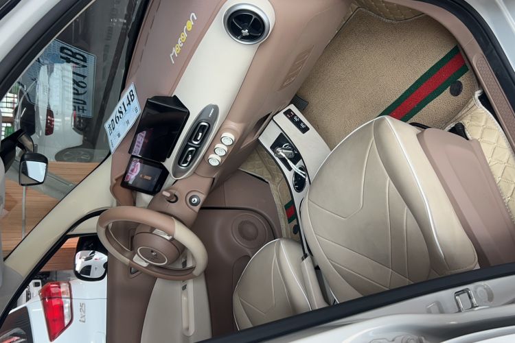 Used Wuling Hongguang MINIEV 2025 Four-Door Version Premium Edition Interior 1