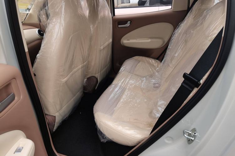 Used Wuling Hongguang MINIEV 2025 Four-Door Version Advanced Edition Interior 1