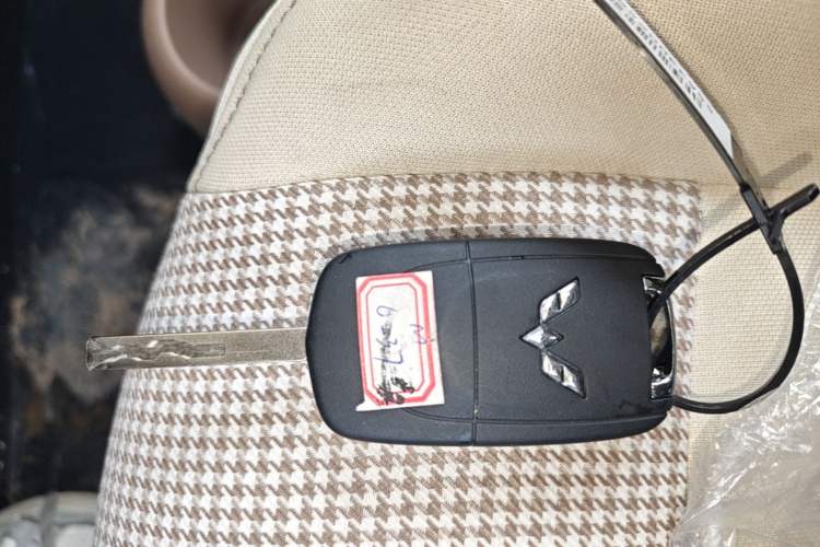Used Wuling Hongguang MINIEV 2025 Four-Door Version Advanced Edition Interior 1