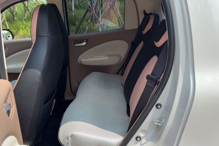 Used Wuling Hongguang MINIEV 2025 Four-Door Version Advanced Edition Interior 1