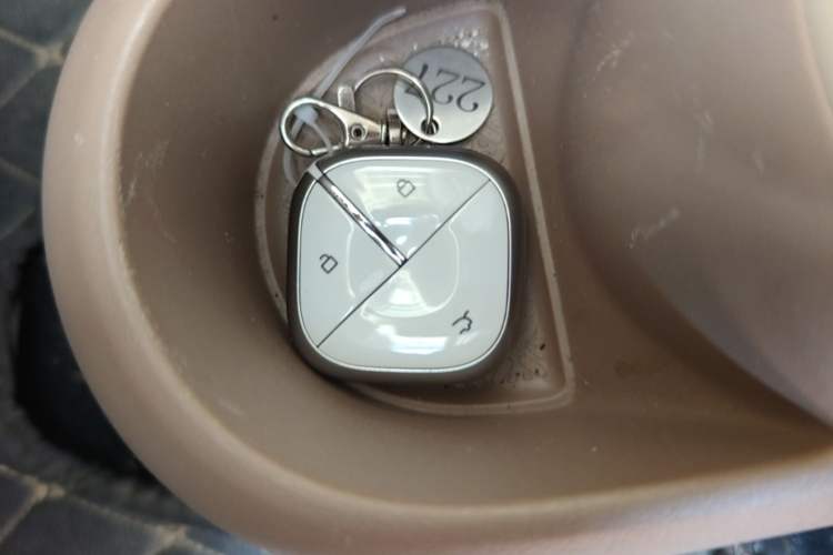 Used Wuling Hongguang MINIEV 2025 Four-Door Version Premium Edition Interior 1